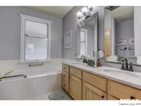 216 Timberridge Dr, Springfield, IL 62702 photo 23