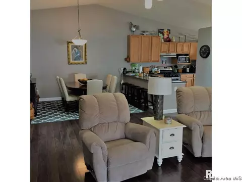 3315 Crystal Lake Dr, Springfield, IL 62711 photo 3