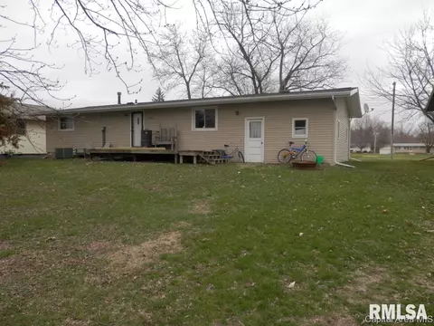 310 N Cedar, Abingdon, IL 61410 photo 3