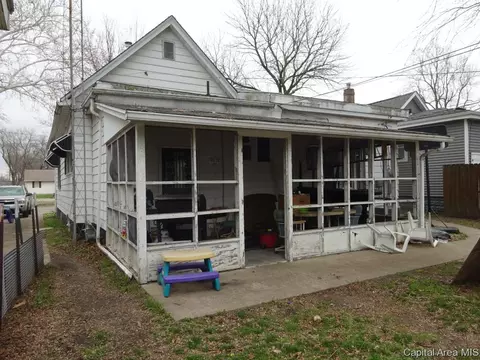 907 N 15th St, Springfield, IL 62702 photo 5
