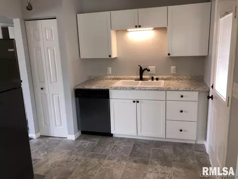 1931 Fairfield Dr, Springfield, IL 62702 photo 9