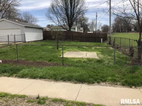 1931 Fairfield Dr, Springfield, IL 62702 photo 4
