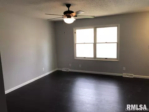 1931 Fairfield Dr, Springfield, IL 62702 photo 11