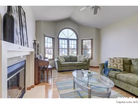2320 Harbor Lndg, Springfield, IL 62712 photo 6