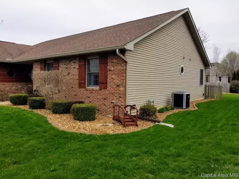 3909 Oakview Dr, Springfield, IL 62712 photo 8