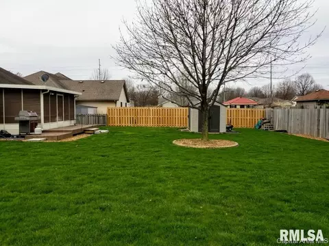 3909 Oakview Dr, Springfield, IL 62712 photo 4