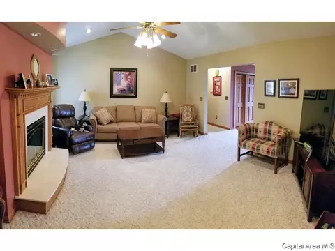 3909 Oakview Dr, Springfield, IL 62712 photo 12
