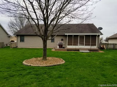 3909 Oakview Dr, Springfield, IL 62712 photo 3