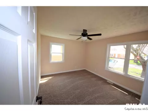 20 Midland Ct, Springfield, IL 62702 photo 5