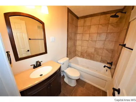 20 Midland Ct, Springfield, IL 62702 photo 7