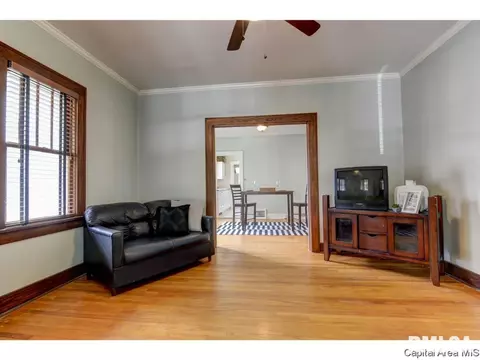 2005 S Spring St, Springfield, IL 62704 photo 9