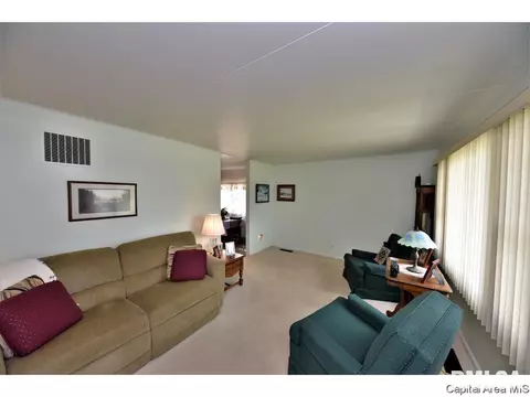 2436 E Wilshire Rd, Springfield, IL 62703 photo 3