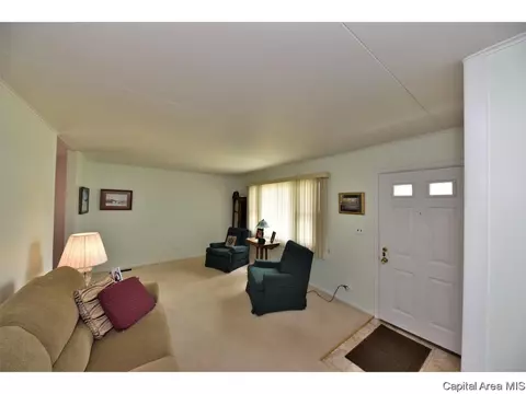2436 E Wilshire Rd, Springfield, IL 62703 photo 4