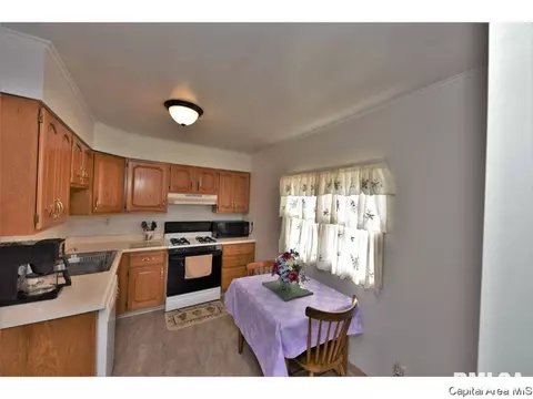 2436 E Wilshire Rd, Springfield, IL 62703 photo 6