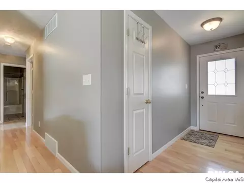 3716 Cranleigh Blvd, Springfield, IL 62712 photo 2