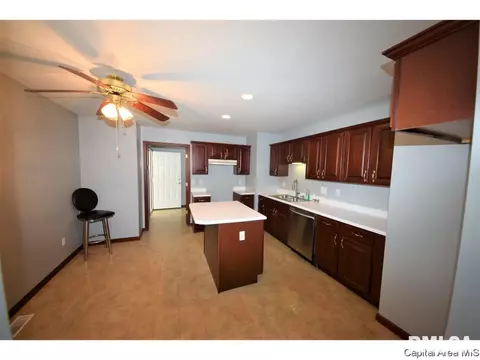 901 Knoll Pointe Pl, Springfield, IL 62703 photo 5