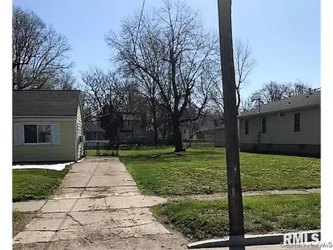 2136 S 9th St, Springfield, IL 62703 photo 2