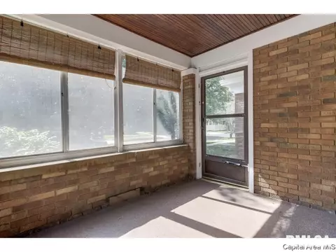 816 S State St, Springfield, IL 62704 photo 3