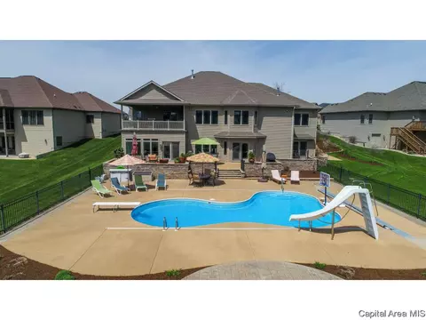 2821 Centennial Dr, Springfield, IL 62711 photo 2