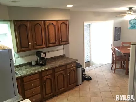 1919 E Hood St, Springfield, IL 62703 photo 9