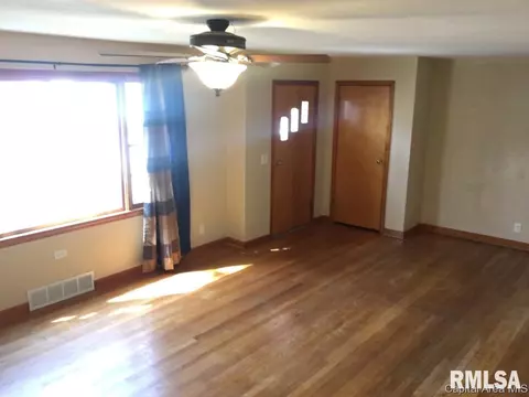 1919 E Hood St, Springfield, IL 62703 photo 14