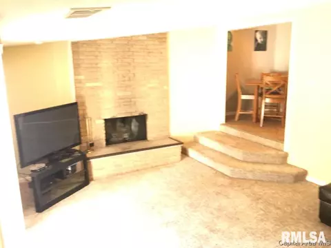 1919 E Hood St, Springfield, IL 62703 photo 5