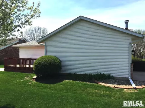 3028 Turning Mill Dr, Springfield, IL 62704 photo 2