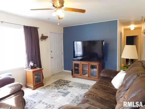 6 Claire Dr, Springfield, IL 62702 photo 4