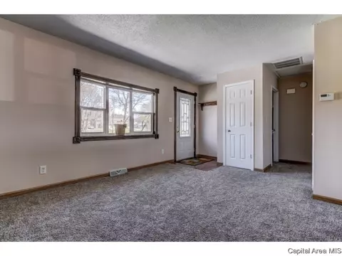 512 E Jackson, Riverton, IL 62561 photo 18