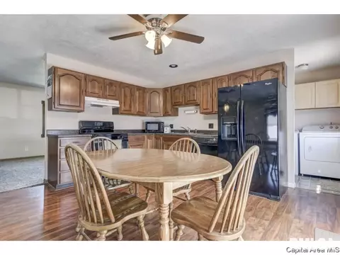 512 E Jackson, Riverton, IL 62561 photo 22