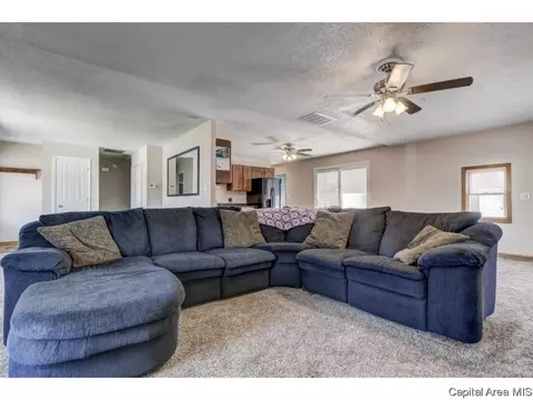 512 E Jackson, Riverton, IL 62561 photo 17