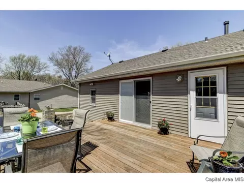 512 E Jackson, Riverton, IL 62561 photo 5