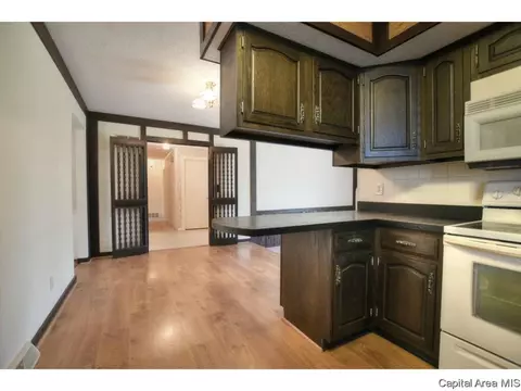 2913 Clifton Dr, Springfield, IL 62704 photo 7