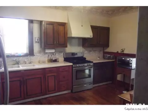 10254 Davis St, Tallula, IL 62688 photo 12