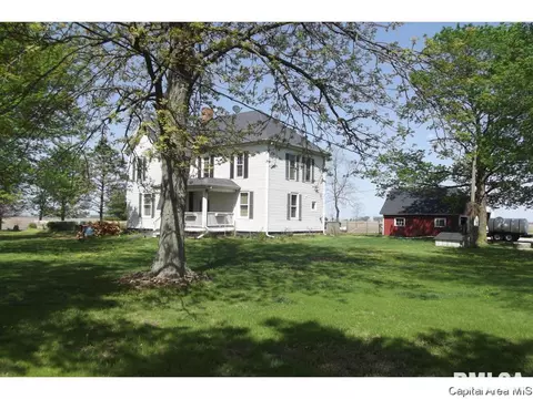 10254 Davis St, Tallula, IL 62688 photo 5