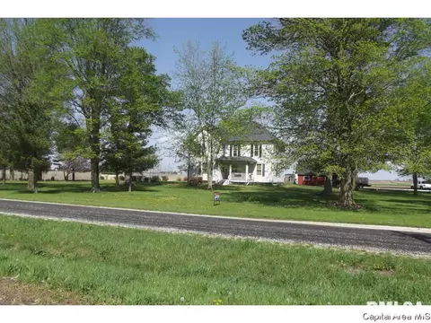10254 Davis St, Tallula, IL 62688 photo 11