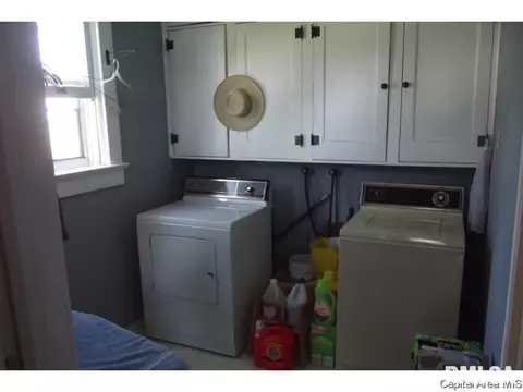 10254 Davis St, Tallula, IL 62688 photo 16