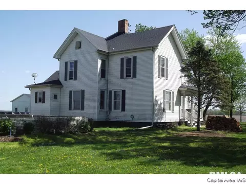10254 Davis St, Tallula, IL 62688 photo 7