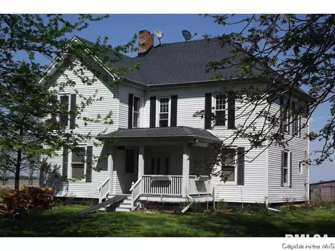 10254 Davis St, Tallula, IL 62688 photo 2