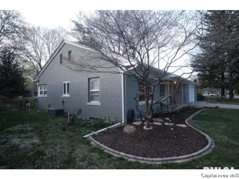945 Greenview Dr, Springfield, IL 62704 photo 4
