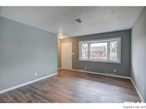 1808 N Wolfe St, Springfield, IL 62702 photo 2