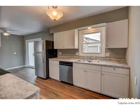 1808 N Wolfe St, Springfield, IL 62702 photo 6