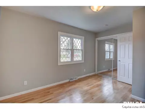 1808 N Wolfe St, Springfield, IL 62702 photo 3