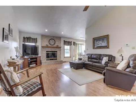 1112 Harmony Ct, Springfield, IL 62703 photo 3