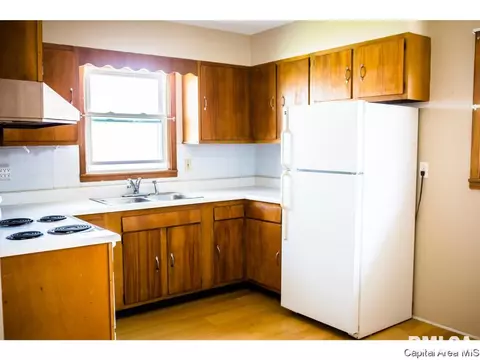 3239 S 6th St, Springfield, IL 62703 photo 3