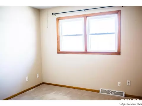 3239 S 6th St, Springfield, IL 62703 photo 12