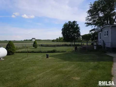 873 105th, Berwick, IL 61417 photo 5