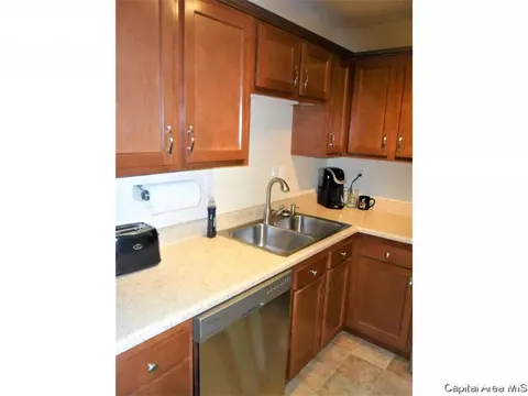 33 Calland Dr, Springfield, IL 62704 photo 7
