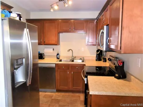 33 Calland Dr, Springfield, IL 62704 photo 5