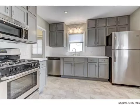 2005 N 6th St, Springfield, IL 62702 photo 8